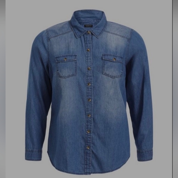 TORRID☆Medium Wash Button-down Shirt - Picture 3 of 6